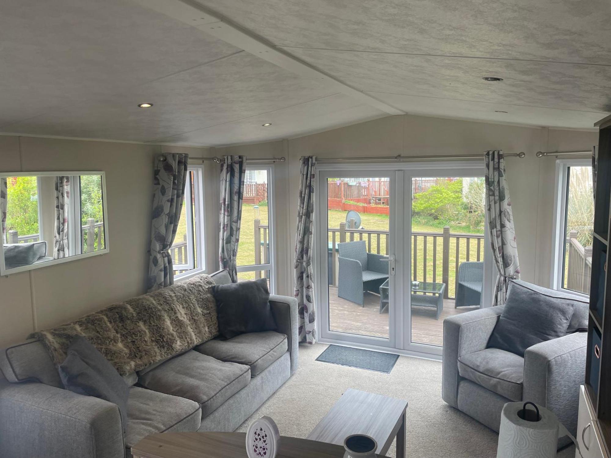 Beautiful 2 Bedroom Caravan On Billing Aquadrome Northampton Exteriör bild