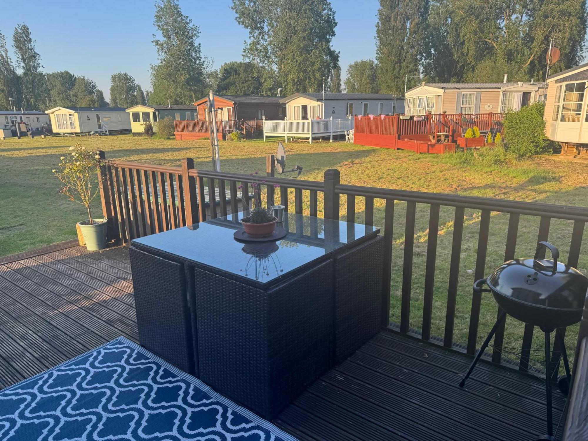 Beautiful 2 Bedroom Caravan On Billing Aquadrome Northampton Exteriör bild