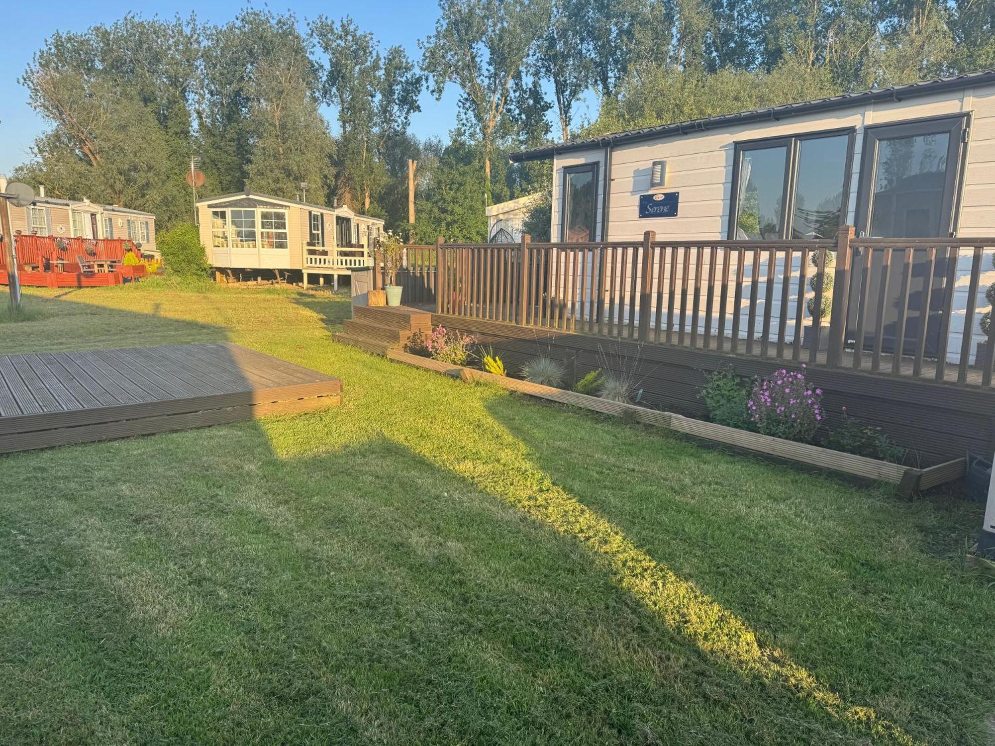 Beautiful 2 Bedroom Caravan On Billing Aquadrome Northampton Exteriör bild